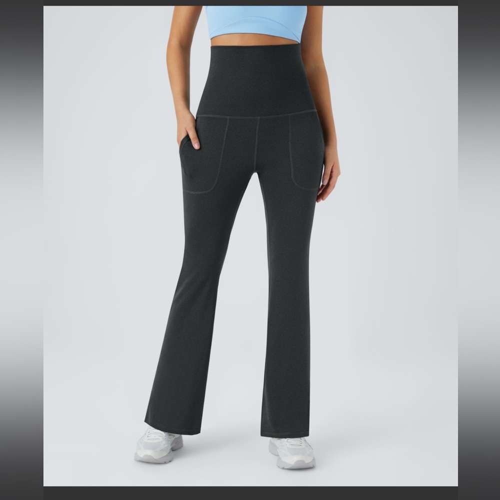 Super High Waisted Foldover Pocket Full Length
Flare Leggings​